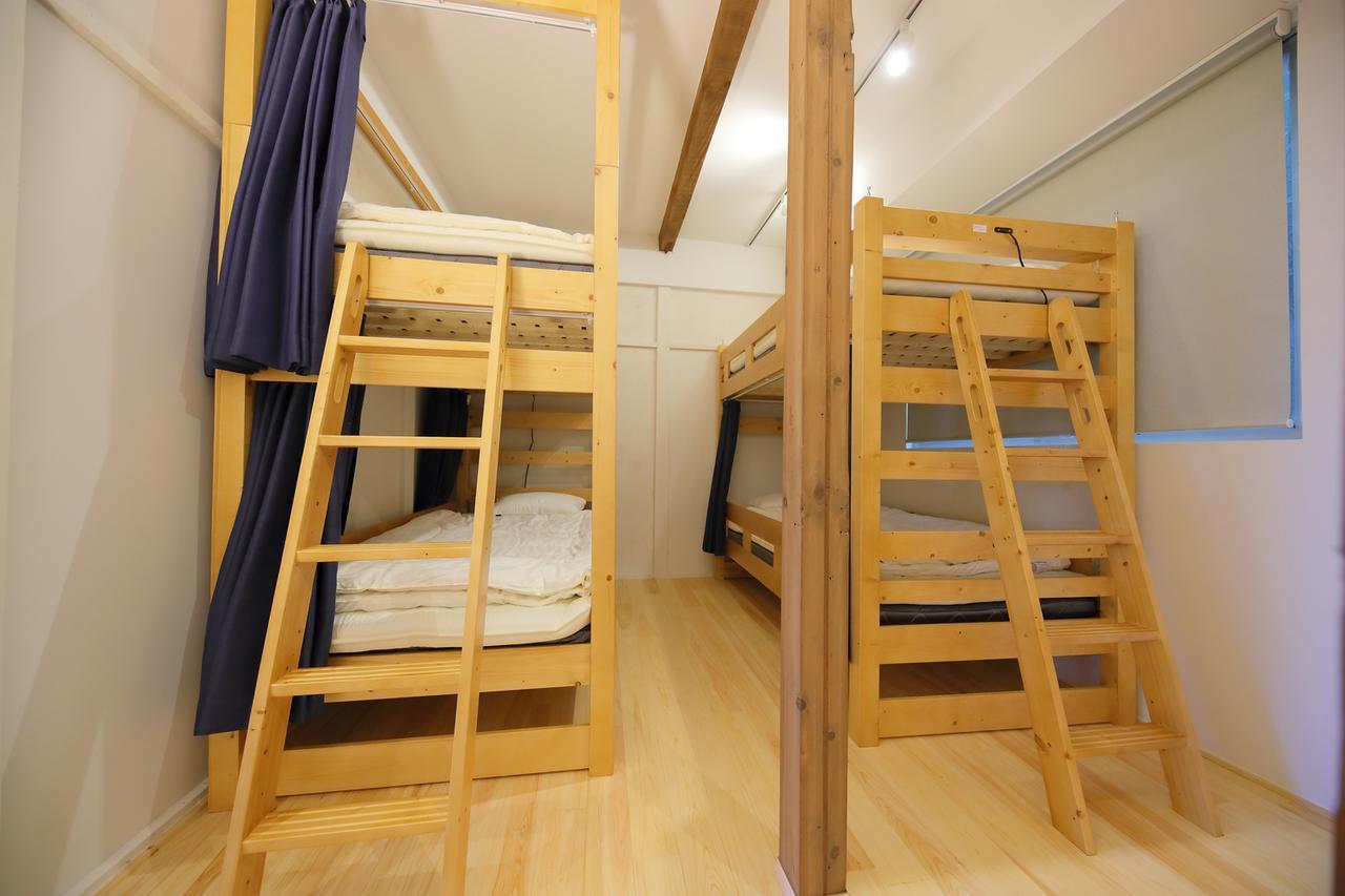 Raku Hostel Osaka Buitenkant foto