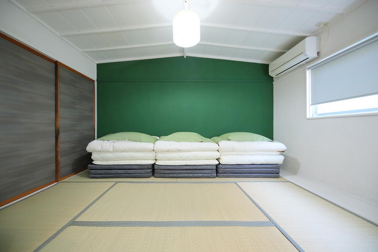 Raku Hostel Osaka Buitenkant foto