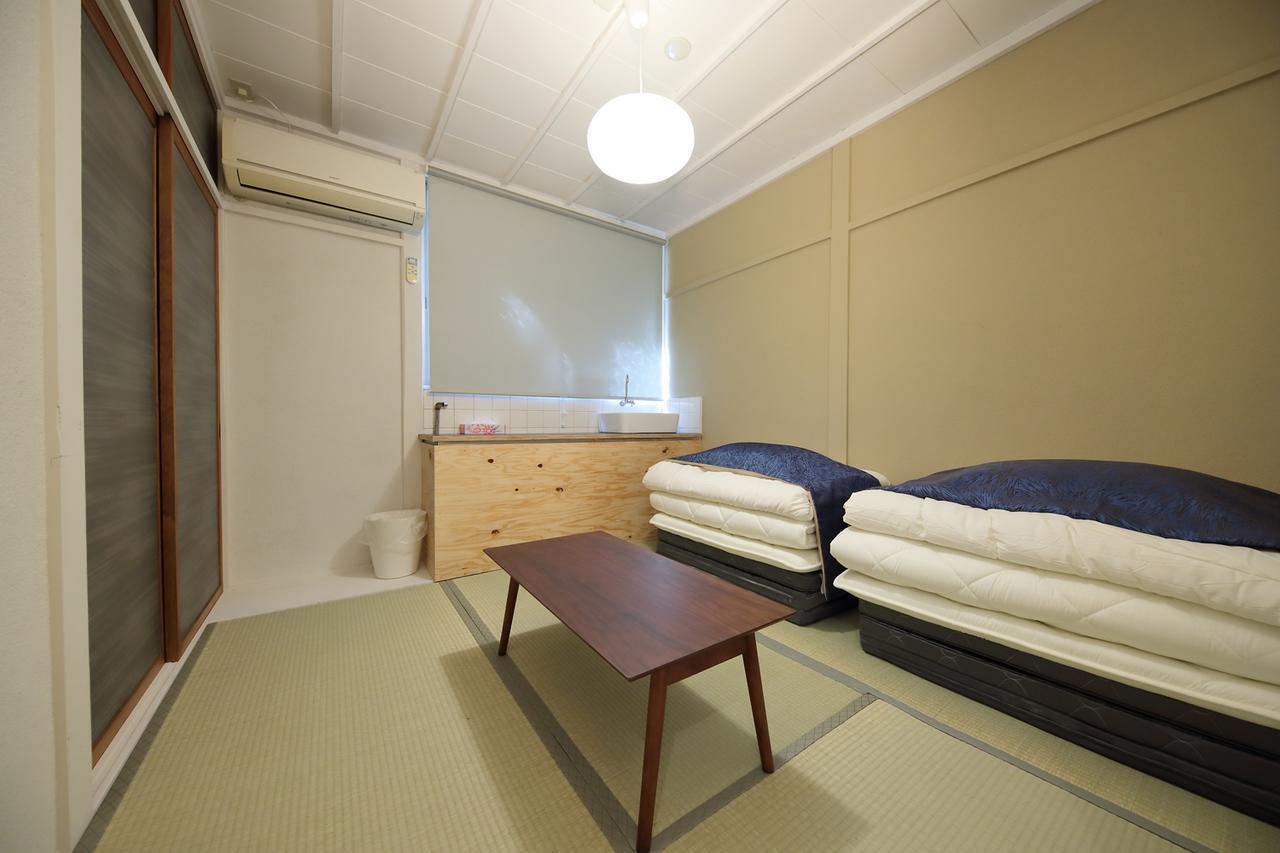 Raku Hostel Osaka Buitenkant foto
